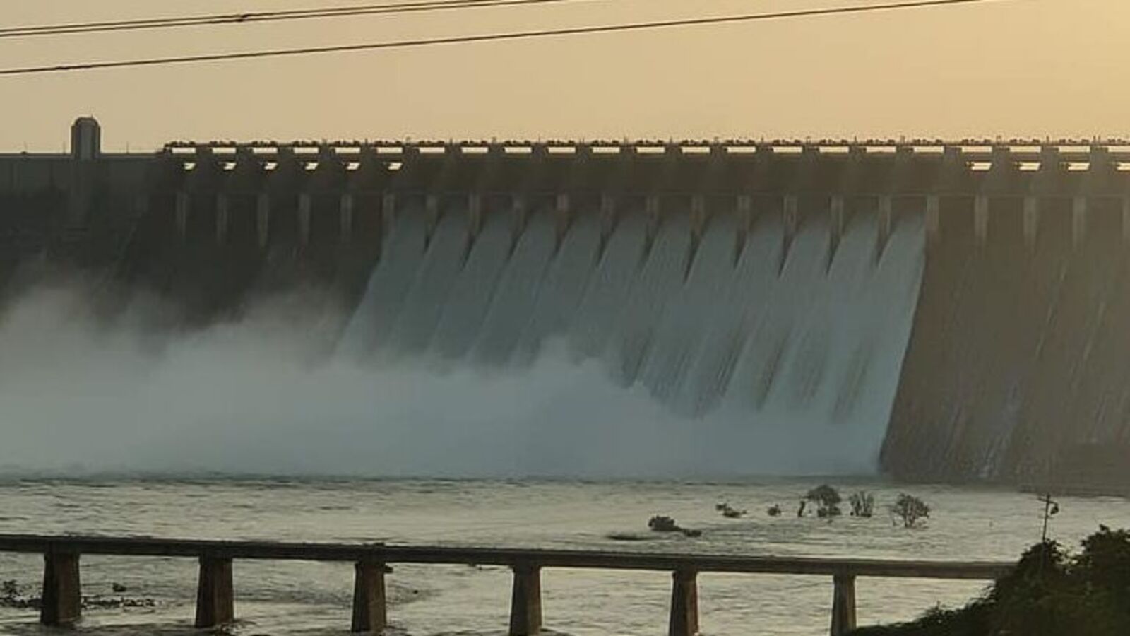 Srisailam SLBC: దశాబ్దాల కల... ఎడ తెగని ఎదురు చూపులు.. 20ఏళ్లుగా మూలుగుతున్న ఎస్‌ఎల్‌బిసి ప్రాజెక్ట్