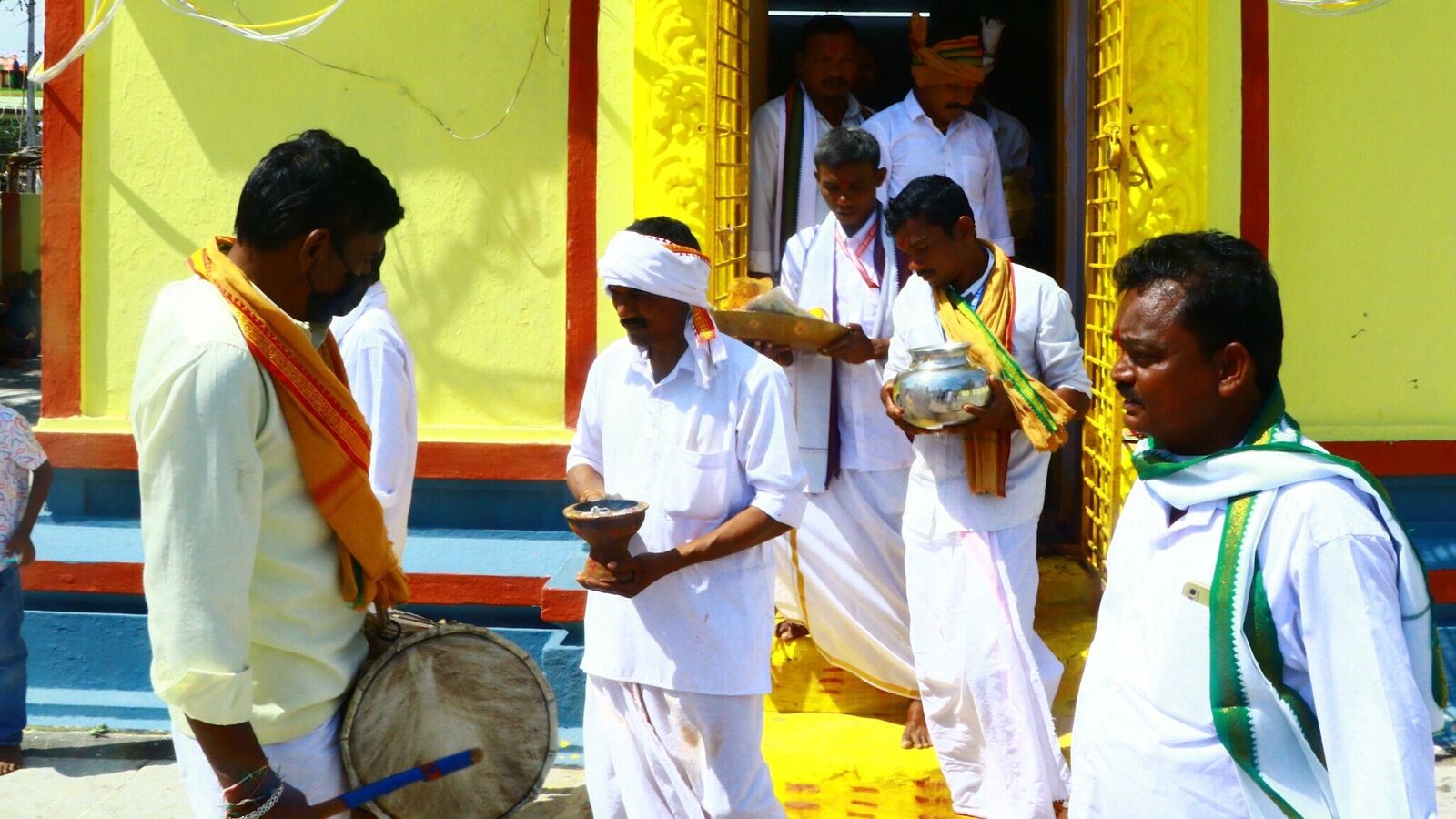 Medaram Jatara Completed: తిరుగువారం పండుగతో ముగిసిన మేడారం జాతర... భారీగా తరలి వచ్చిన భక్తులు