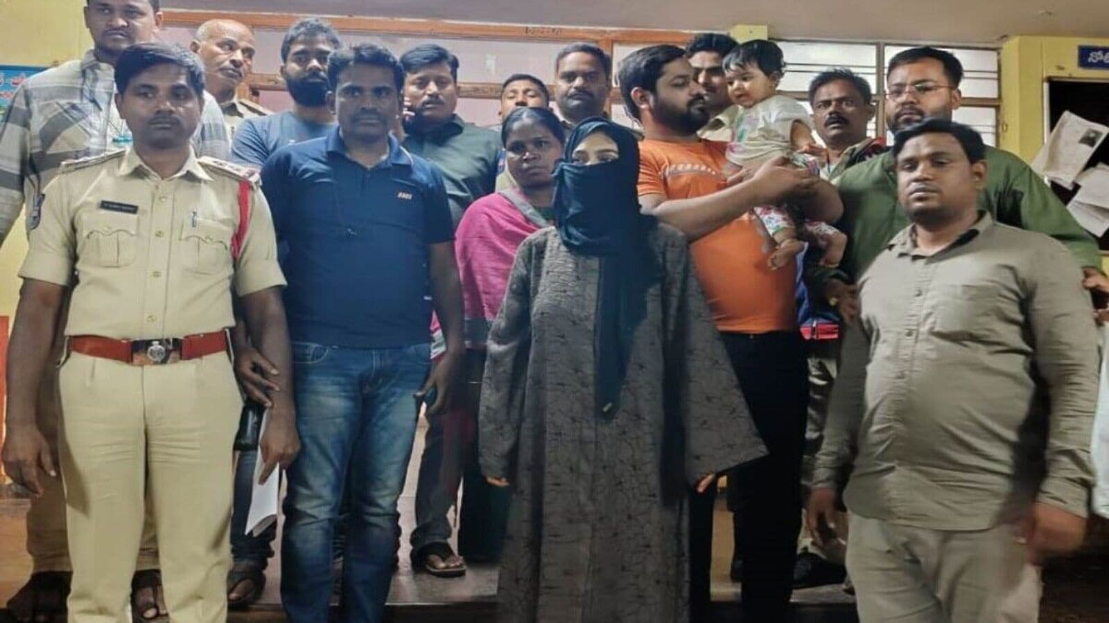 Zaheerabad Crime : కేర్ టేకర్ గా వచ్చి చిన్నారిని కిడ్నాప్ చేసిన మహిళ& జహీరాబాద్ లో అరెస్ట్!