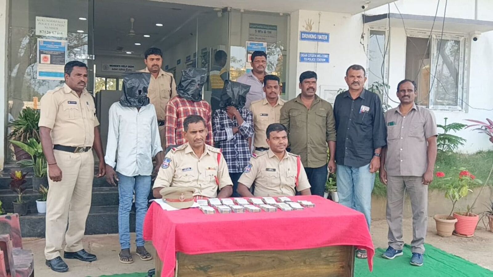 Siddipet District : ధాన్యం బస్తాల దొంగతనాలు & ముగ్గురు యువకులు అరెస్ట్, ఇలా దొరికిపోయారు