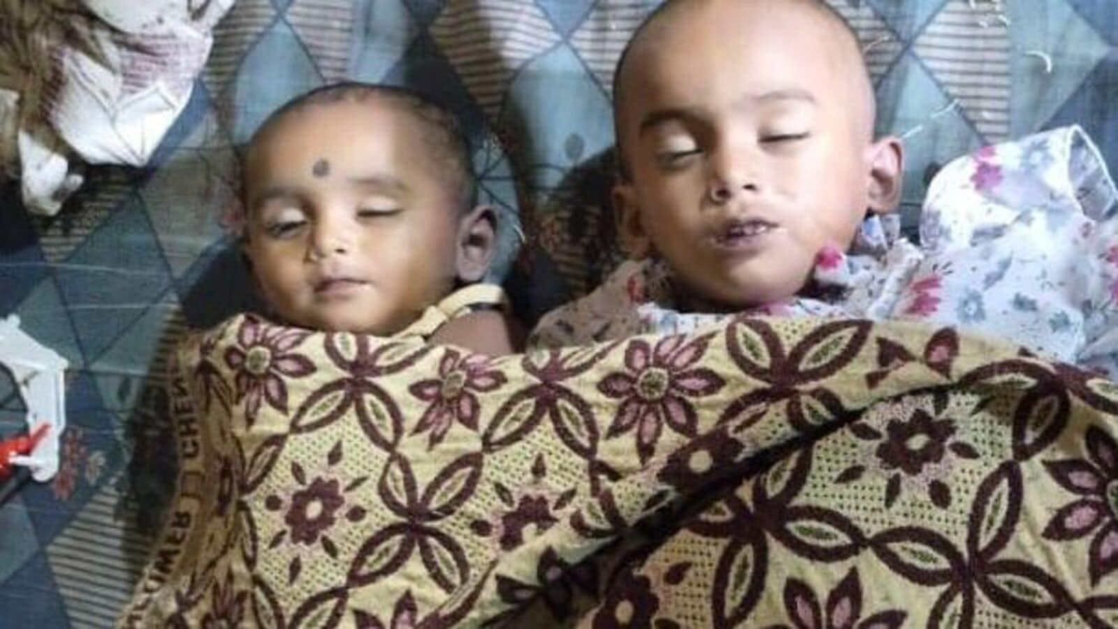 Mahabubabad Murders: పాలల్లో విషం కలిపి చిన్నారుల హత్య! తల్లిదండ్రుల అదృశ్యం.. మహబూబాబాద్‌లో దారుణం