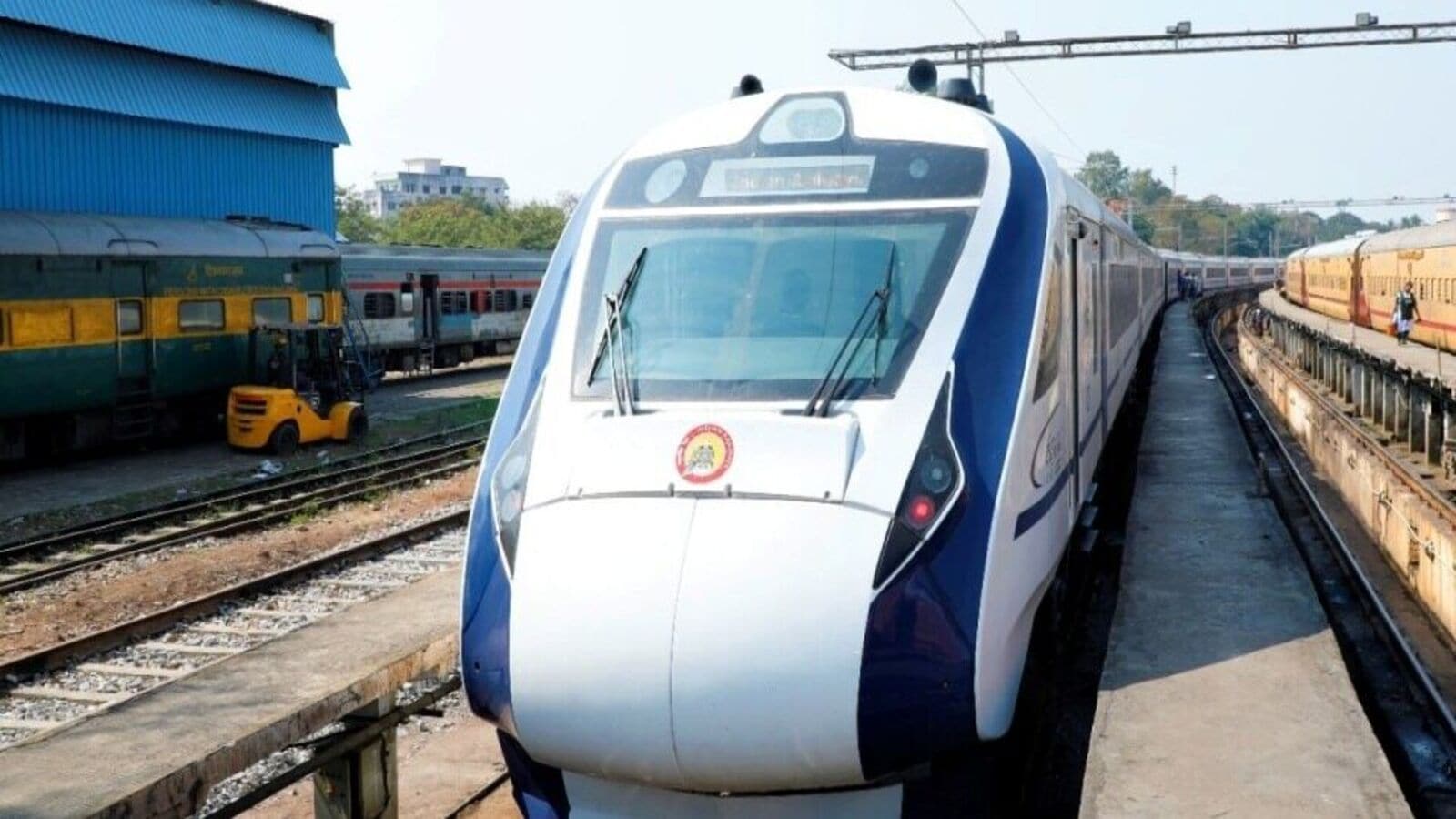 Vande Bharat Express: సికింద్రాబాద్‌&విశాఖ మధ్య మరో వందే భారత్ రైలు.. రేపు ప్రారంభించనున్న ప్రధాని మోదీ