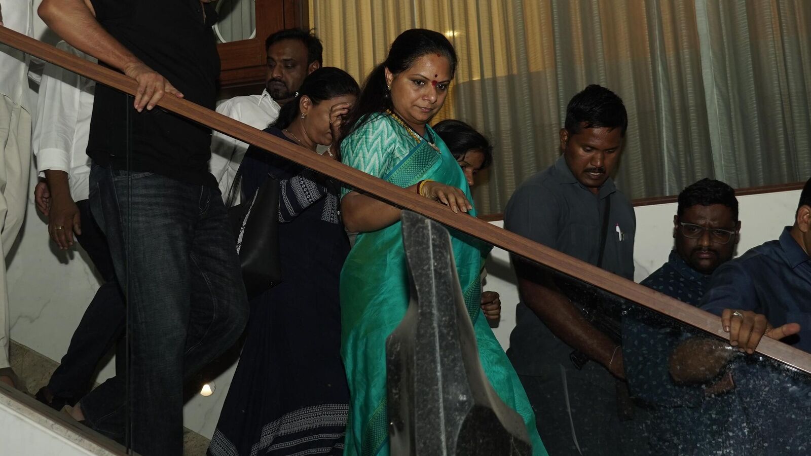 MLC Kavitha Arrest : కవిత అరెస్ట్... హైదరాబాద్ నుంచి ఢిల్లీకి షిఫ్ట్, రోజంతా అసలేం జరిగింది..?