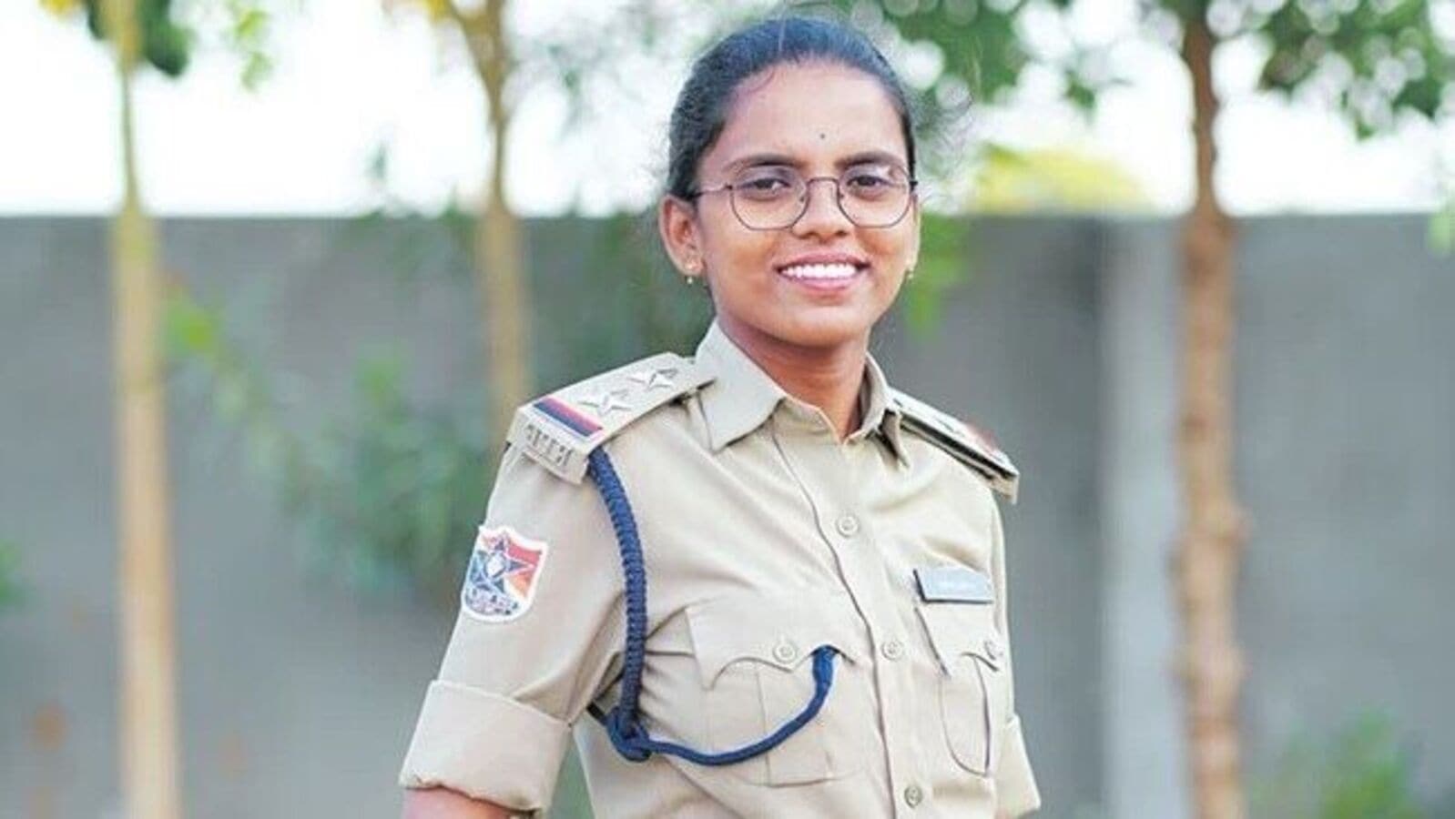 Fake RPF SI: ఏడాది కాలంగా ఆర్పీఎఫ్‌ ఎస్సై అంటూ డ్రామా.. నల్గొండ యువతి నిర్వాకం, కేసు నమోదు