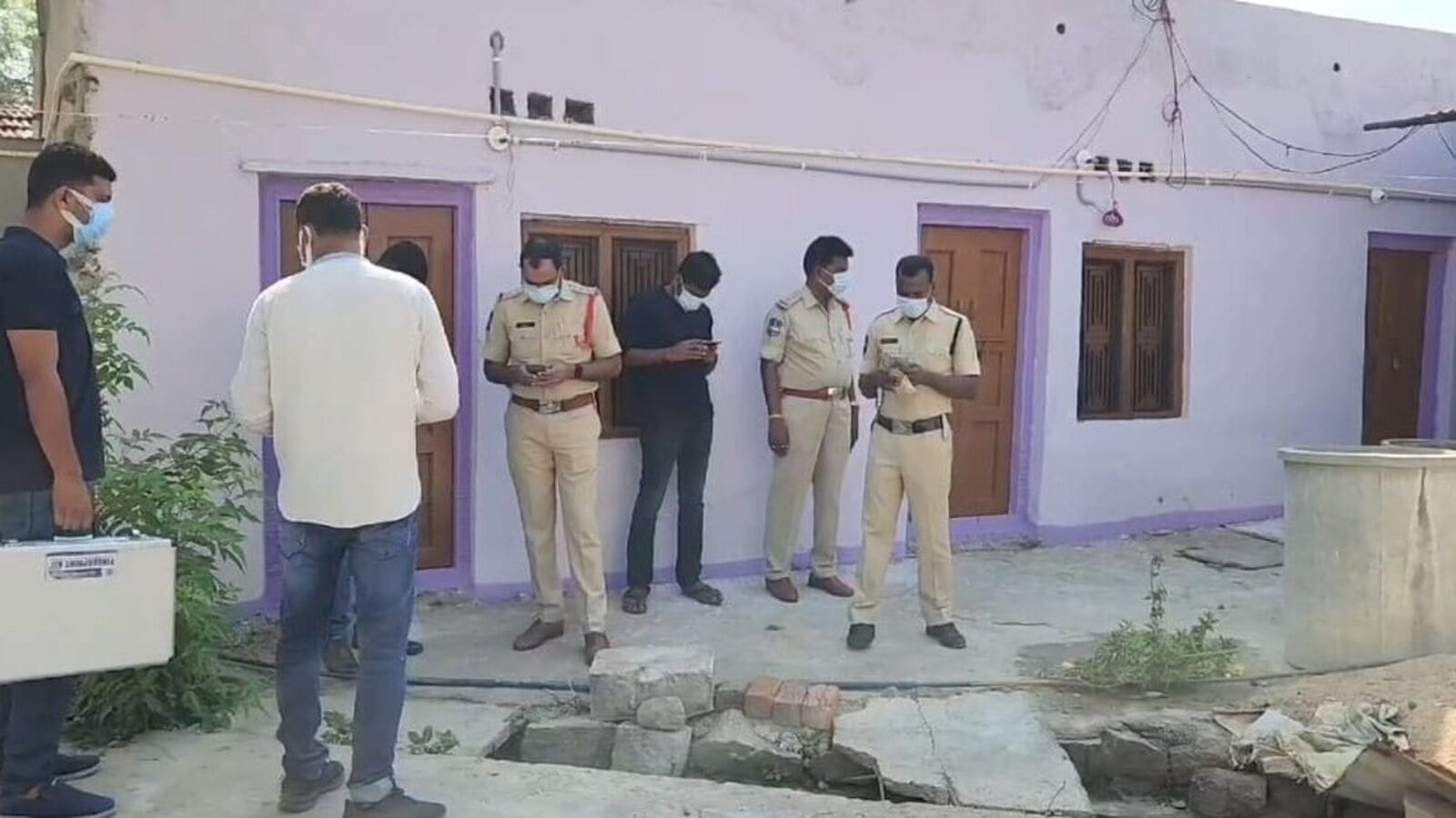 Rajanna Sircilla : సిరిసిల్లలో దారుణం & మహిళపై వలస కూలీల అత్యాచారం, ఆపై హత్య..!