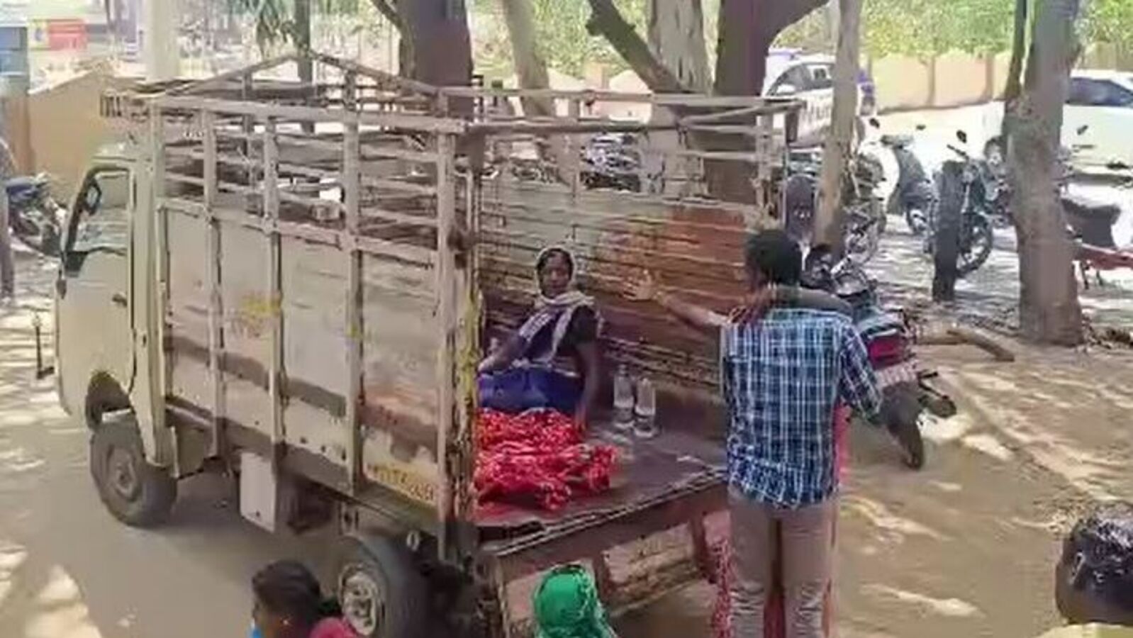 Janagama District : అధికారుల ధన దాహానికి అన్నదాత బలి..!