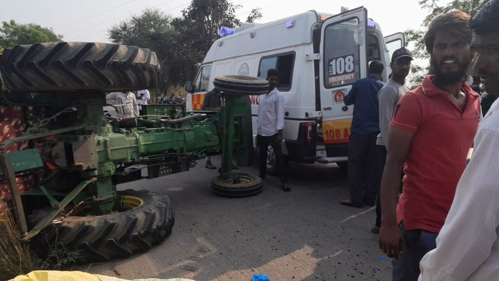 Sangareddy Accident: సంగారెడ్డిలో పెళ్లింట విషాదం, ట్రాక్టర్‌ బోల్తా పడి ముగ్గురు దుర్మరణం