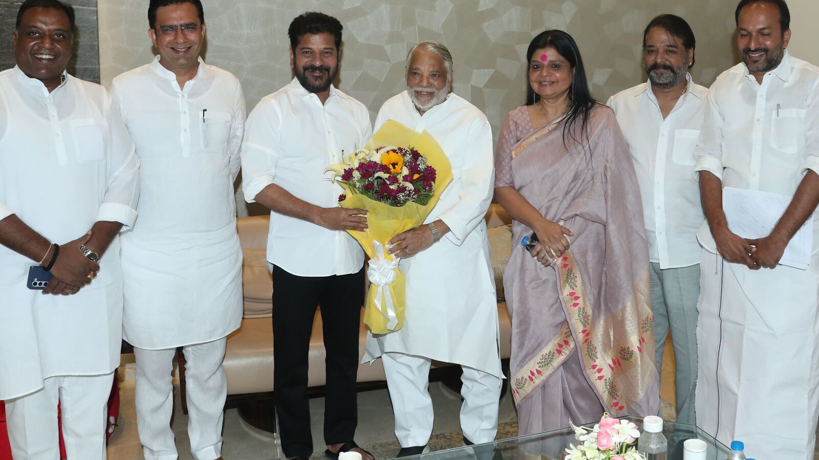 KK Meets Revanth: తెలంగాణ సిఎం రేవంత్‌ రెడ్డితో కేశవరావు, మేయర్‌ విజయలక్ష్మీ భేటీ… బిఆర్‌ఎస్‌ను వీడుతున్న నేతలు