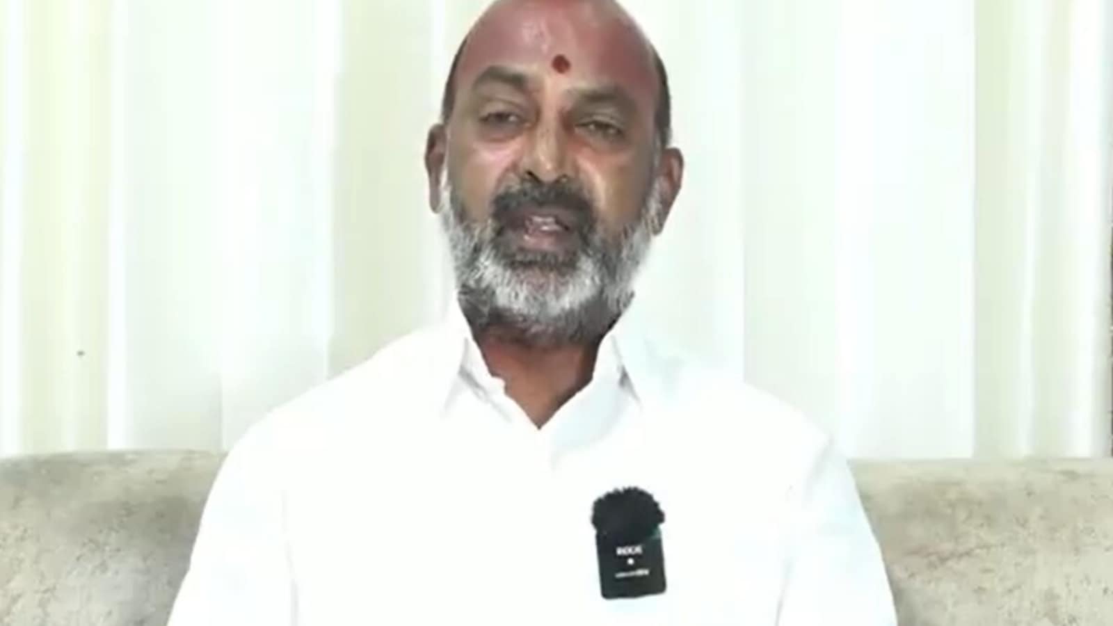 Colleges Fee Reimbursement : రేపటితో ముగియనున్న ఫీజు రీయింబర్స్మెంట్ టోకెన్ గడువు, బకాయిలు చెల్లించాలని బండి సంజయ్ లేఖ