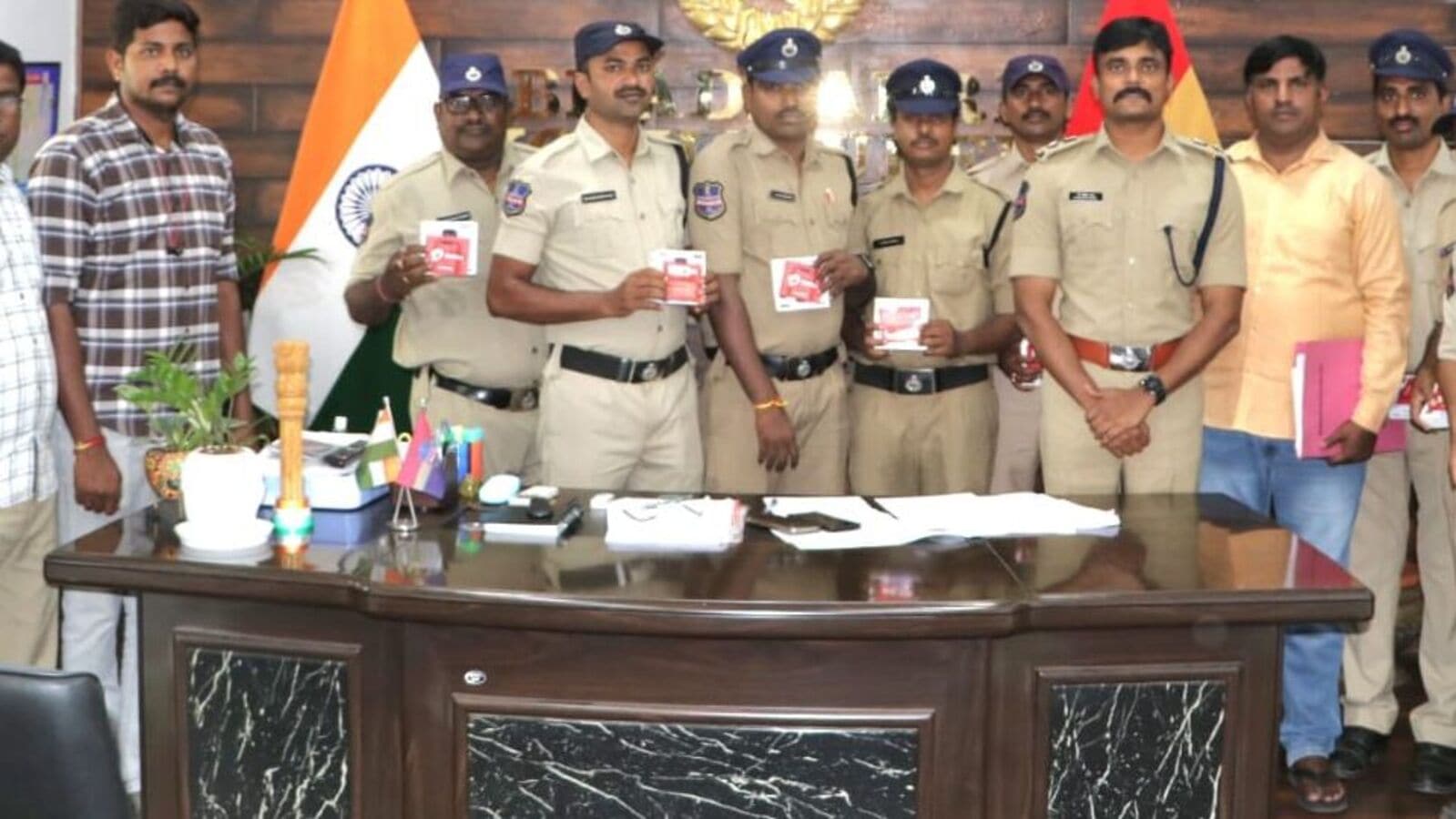 Cyber Warrior: ప్రతి పోలీస్ స్టేషన్‌లో సైబర్‌ వారియర్... భద్రాద్రి జిల్లాలో పోలీసుల ప్రయోగం..