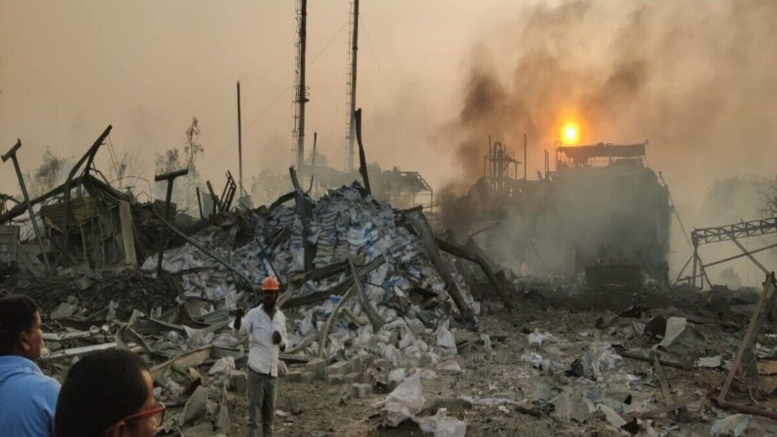 Sangareddy Fire Accident : సంగారెడ్డి జిల్లాలో ఘోర ప్రమాదం, కెమికల్ పరిశ్రమలో రియాక్టర్ పేలి ఏడుగురు మృతి