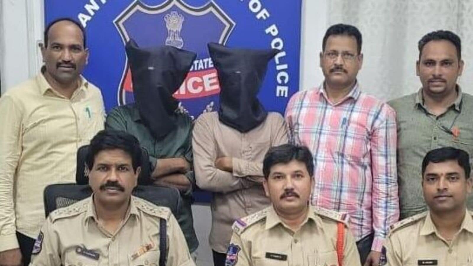 Karimnagar Crime: కరీంనగర్‌లో ముగ్గురు దోపిడీ దొంగల అరెస్ట్… నగదు, నగలు స్వాధీనం.. నిందితులకు రిమాండ్