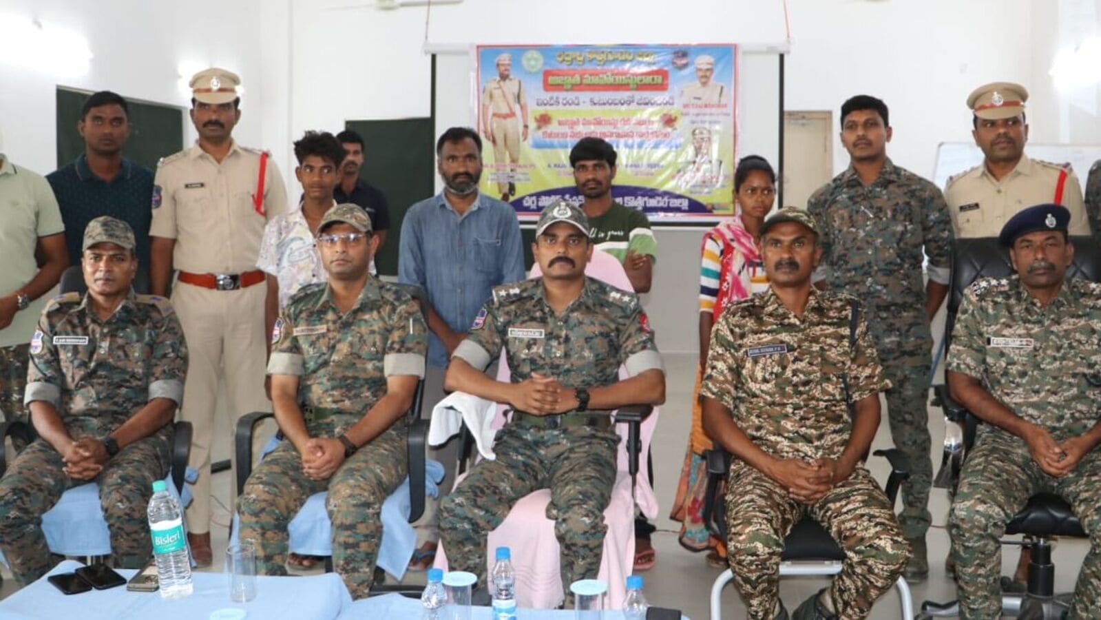 Bhadradri District : భద్రాద్రి జిల్లాలో నలుగురు మావోయిస్టు దళ సభ్యుల లొంగుబాటు