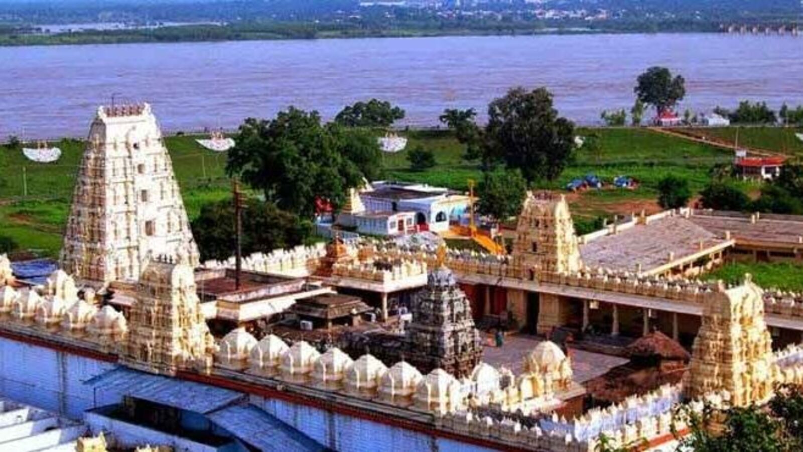 Bhadrachalam : భద్రాద్రి రాములోరి కళ్యాణం వీక్షణకు టిక్కెట్ల విక్రయం & వీఐపీ టిక్కెట్ ధర రూ.10 వేలు.!