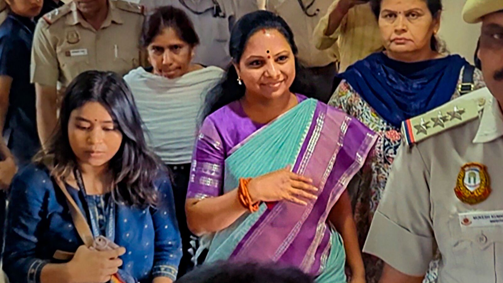 MLC Kavitha: కవితపై న్యాయమూర్తి ఆగ్రహం, మీడియాతో మాట్లాడొద్దని వార్నింగ్… విచారణకు సహకరించలేదన్న సిబిఐ…