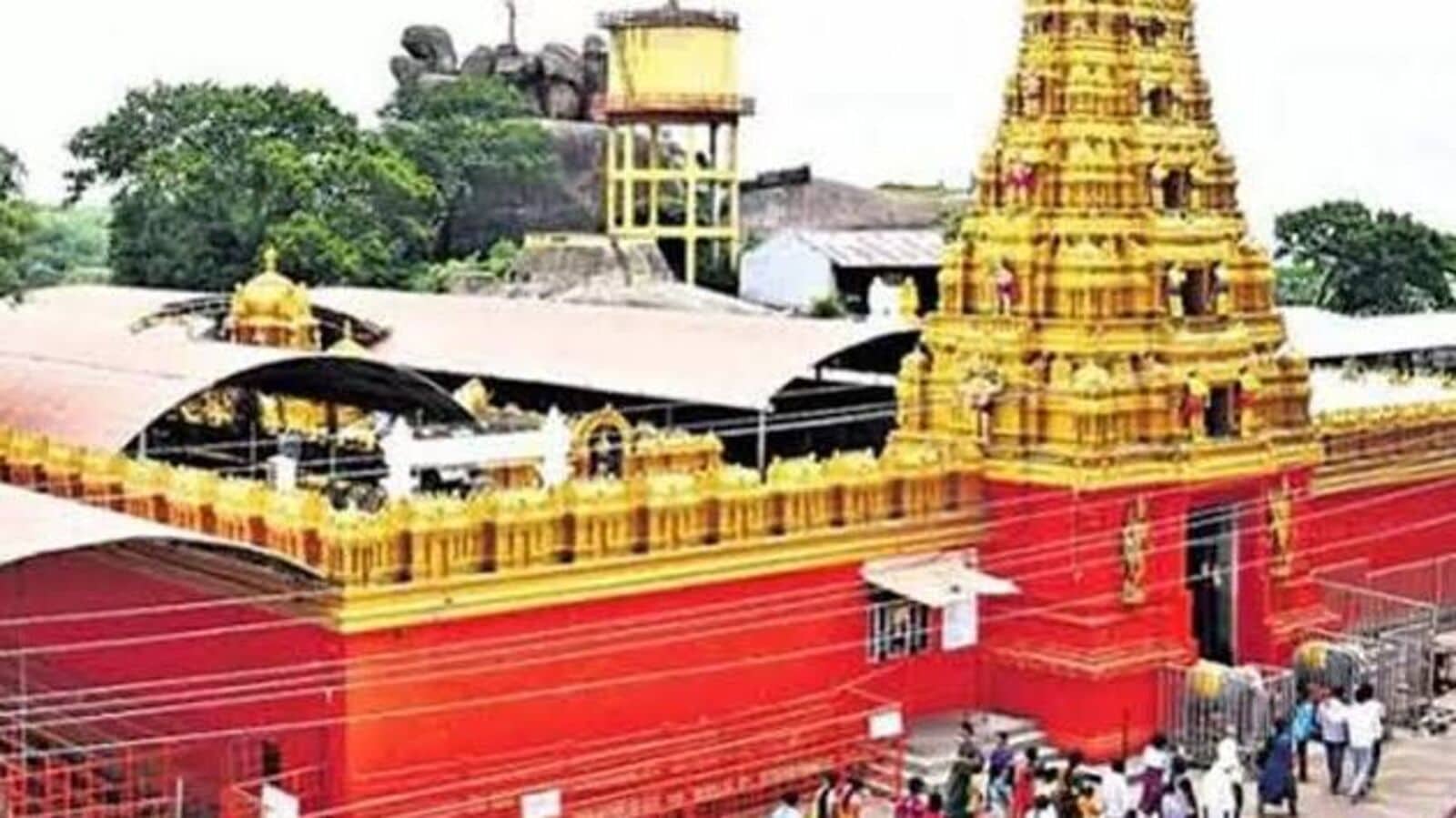 Siddipet District : తండ్రిని చూసుకోని తనయుడు...! కొండగట్టు ఆలయానికి ఆస్తిని రాసిచ్చేందుకు సిద్ధమైన తండ్రి