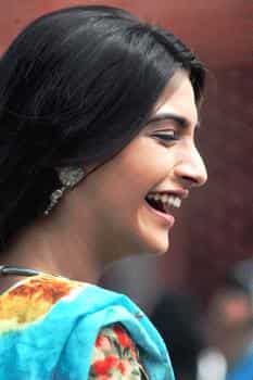 Sonam Kapoor in Delhi-6