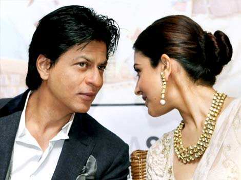 SRK-Anushka during JTHJ promotions