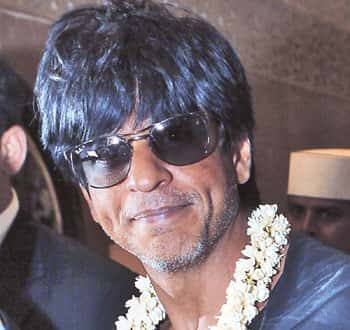 SRK flaunts a grey stubble! | Fashion Trends - Hindustan Times