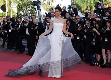 Sonam Kapoor S Mixed Bag At Cannes Hindustan Times Palais des festivals, cannes, france.may 15, 2011. hindustan times