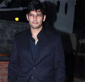 I Ll Take On The Women There Amar Upadhyay Hindustan Times Recounting the iconic scene, amar shared, while shooting the mihir death scene i had goosebumps. amar upadhyay