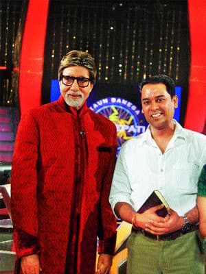 Five Crore Question What Makes Kbc Work Hindustan Times Harshvardhan navathe was the first top prize winner of the indian version. five crore question what makes kbc