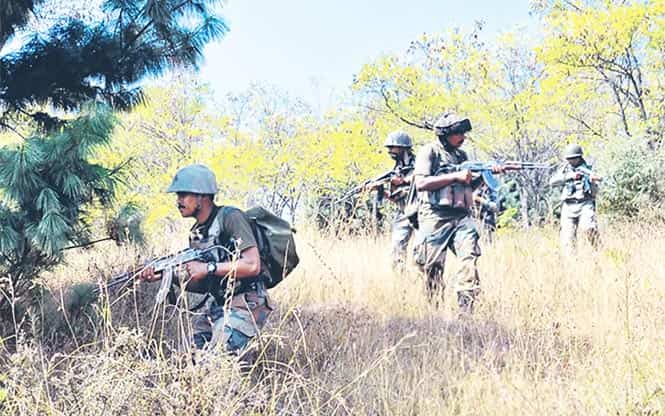 Indian Army soldiers during a search operation in Keran Sector on Oct, 8, 2013. (Photo: Aabid Nabi) </div) Indian Army soldiers during a search operation in Keran Sector on Oct, 8, 2013. (Photo: Aabid Nabi) </div)