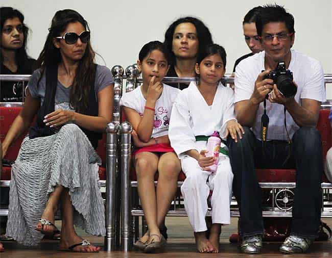 Shah Rukh Khan with daughter Suhana (on his left) and wife Gauri (extreme left, in front row) at National Taekwondo competition 2010 (HT PHOTO) Shah Rukh Khan with daughter Suhana (on his left) and wife Gauri (extreme left, in front row) at National Taekwondo competition 2010 (HT PHOTO)