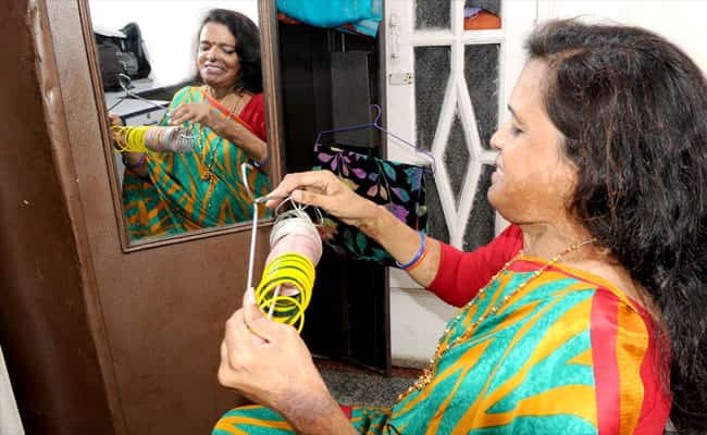 Acid attack victim Meena Soni has so far got bail for 17 undertrials from the Lucknow Jail. (Deepak Gupta/HT Photo) Acid attack victim Meena Soni has so far got bail for 17 undertrials from the Lucknow Jail. (Deepak Gupta/HT Photo)