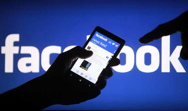 A smartphone user shows the Facebook application on his phone in the central Bosnian town of Zenica. (Reuters Photo) A smartphone user shows the Facebook application on his phone in the central Bosnian town of Zenica. (Reuters Photo)