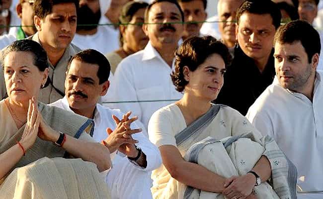 Congress Party president Sonia Gandhi, her daughter Priyanka Gandhi, her son Rahul Gandhi, and husband of Priyanka, Robert Vadra (2L) attend a memorial ceremony for slain former prime minister Rajiv Gandhi on his 19th death anniversary, in New Delhi. AFP photo
</div) Congress Party president Sonia Gandhi, her daughter Priyanka Gandhi, her son Rahul Gandhi, and husband of Priyanka, Robert Vadra (2L) attend a memorial ceremony for slain former prime minister Rajiv Gandhi on his 19th death anniversary, in New Delhi. AFP photo
</div)