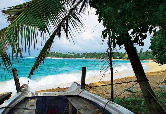 Sea, Sigh, Swim Unawatuna beach is pristine and a great place to scuba dive Sea, Sigh, Swim Unawatuna beach is pristine and a great place to scuba dive