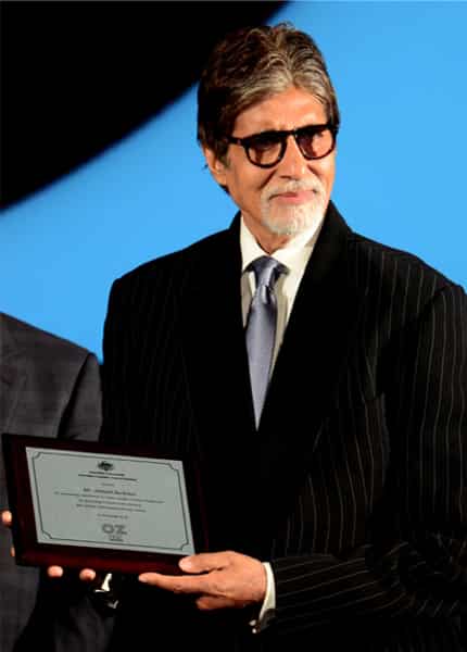 Big B gets felicitated by Australian Government Big B gets felicitated by Australian Government