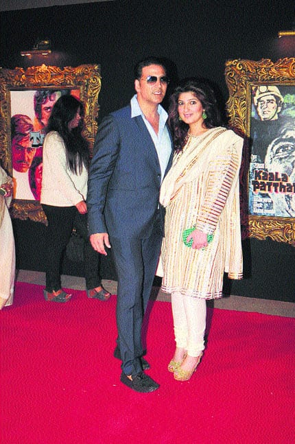 Actor Akshay Kumar with wife Twinkle Khanna