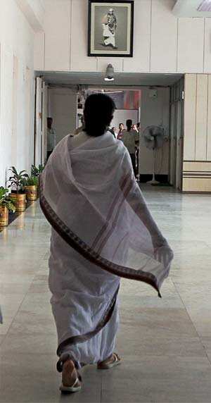 Trinamool Congress chief Mamata Banerjee has announced that she will withdraw support to the UPA on Friday.