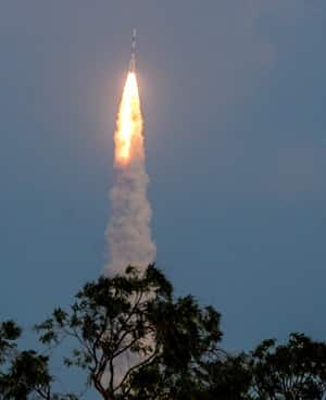 ISRO's launch vehicle carrying the Mars Orbiter probe, moments after lift-off, in Sriharikota. (Nathan G/HT Photo) 
</div)