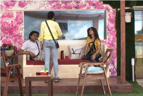 Kamya confides in Armaan and Tanisha