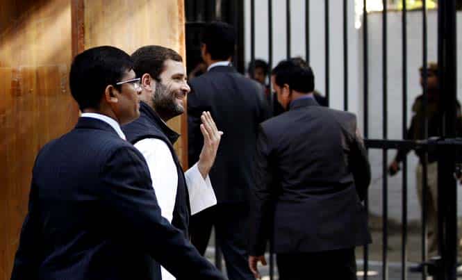 Congress vice-president Rahul Gandhi casts his vote at Aurangzeb Lane polling booth for Delhi polls in New Delhi. (Ajay Aggarwal/ HT photo)</em) Congress vice-president Rahul Gandhi casts his vote at Aurangzeb Lane polling booth for Delhi polls in New Delhi. (Ajay Aggarwal/ HT photo)</em)