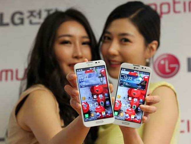 Models pose with LG Electronics' new smartphone Optimus G Pro during a press conference in Seoul, South Korea. Photo: AP/Ahn Young-joon Models pose with LG Electronics' new smartphone Optimus G Pro during a press conference in Seoul, South Korea. Photo: AP/Ahn Young-joon