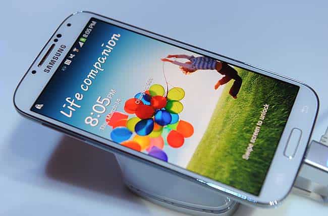Samsung's new Galaxy S4 is seen during its unveiling on March 14, 2013 at Radio City Music Hall in New York. Photo: AFP / Don Emmert Samsung's new Galaxy S4 is seen during its unveiling on March 14, 2013 at Radio City Music Hall in New York. Photo: AFP / Don Emmert
