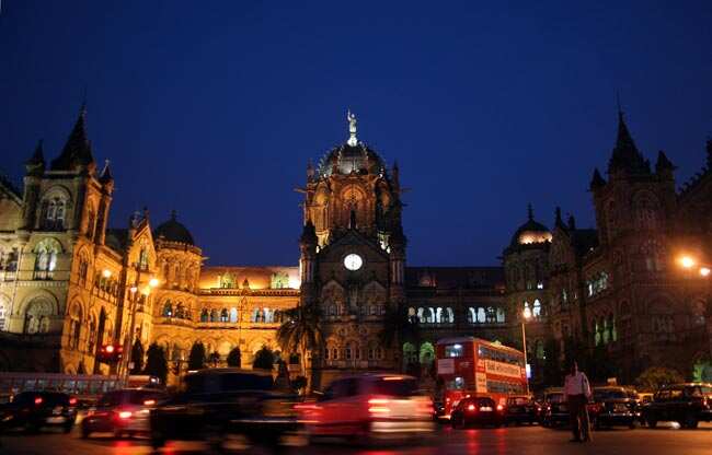 BE DISCREET: If you want to shoot CST station, use a smartphone or compact camera. Otherwise, make sure you have permission from the authorities. BE DISCREET: If you want to shoot CST station, use a smartphone or compact camera. Otherwise, make sure you have permission from the authorities.