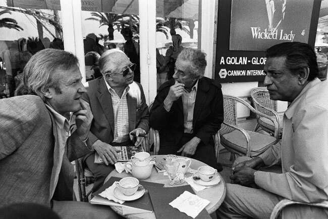 Film directors (from L to R) British John Boorman, American Billy Wilder, Italian Michelangelo Antonioni and Satyajit Ray over coffee, 14 May 1982, during the 35th International Cannes Film festival. AF) Film directors (from L to R) British John Boorman, American Billy Wilder, Italian Michelangelo Antonioni and Satyajit Ray over coffee, 14 May 1982, during the 35th International Cannes Film festival. AF)