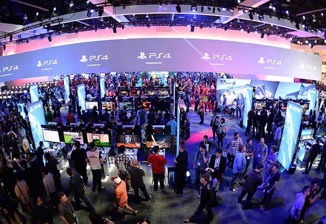 Gaming fans use the PS4 at the Sony PlayStation display on the first day of the Electronic Entertainment Expo (E3) in Los Angeles, California. Photo: AFP / Robyn Bec) Gaming fans use the PS4 at the Sony PlayStation display on the first day of the Electronic Entertainment Expo (E3) in Los Angeles, California. Photo: AFP / Robyn Bec)