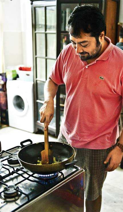 Anurag Kashyap cooking (Photo: Harikrishna Katragadda) </div) Anurag Kashyap cooking (Photo: Harikrishna Katragadda) </div)