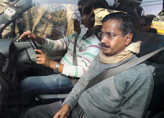 Delhi chief minister Arvind Kejriwal leaves after meeting Lieutenant Governor Najeeb Jung in New Delhi on Thursday. (PTI Photo)</strong) Delhi chief minister Arvind Kejriwal leaves after meeting Lieutenant Governor Najeeb Jung in New Delhi on Thursday. (PTI Photo)</strong)