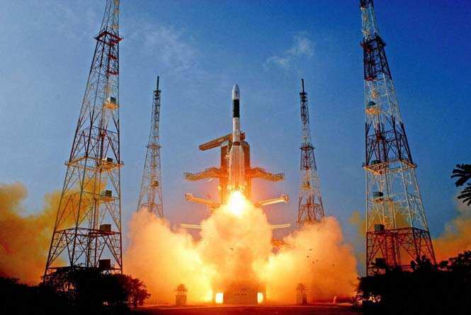 India successfully launched rejuvenated indigenous cryogenic engine- fitted GSLV-D5 at Sriharikota in Andhra Pradesh on Sunday. (PTI)</font></em></strong) India successfully launched rejuvenated indigenous cryogenic engine- fitted GSLV-D5 at Sriharikota in Andhra Pradesh on Sunday. (PTI)</font></em></strong)