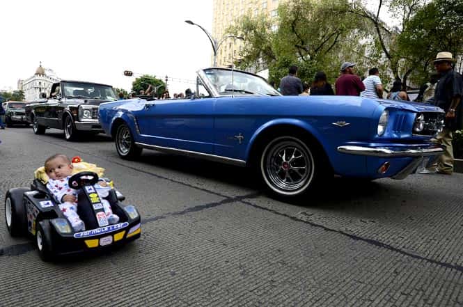 In pics: Classic car parade in Mexico sets world record