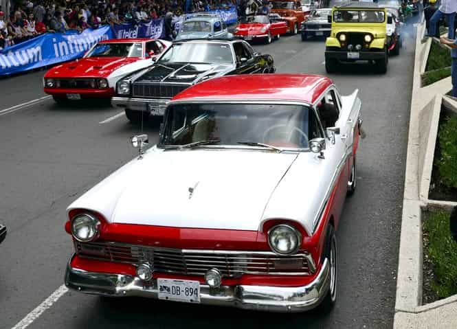 In pics: Classic car parade in Mexico sets world record