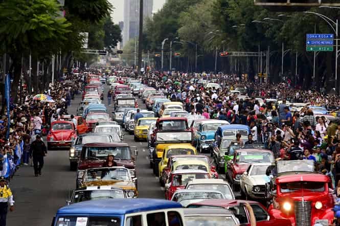 In pics: Classic car parade in Mexico sets world record