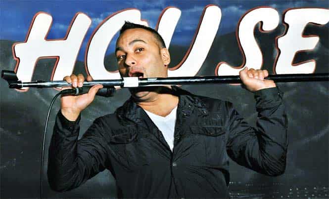 WHO THE MAN? The apparently biggest influencer of English stan-up comedy in India: Russel Peters (Photo: GETTY IMAGES)</strong) WHO THE MAN? The apparently biggest influencer of English stan-up comedy in India: Russel Peters (Photo: GETTY IMAGES)</strong)